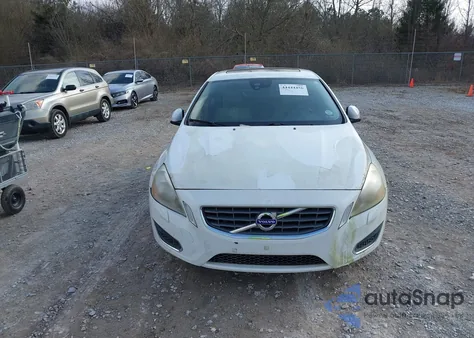 2012 Volvo S60 T5 z USA, uszkodzony, nr VIN YV1622FS8C2122942